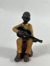 Figurine vintage JP Man Playing Guitar Art populaire da5