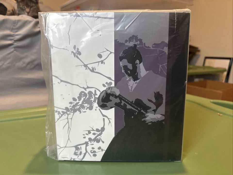 Mezco Toyz One:12 Collective Marvel Wolverine 5 Ronin NYCC 2018 Rare New In Bag - Image 2 of 4