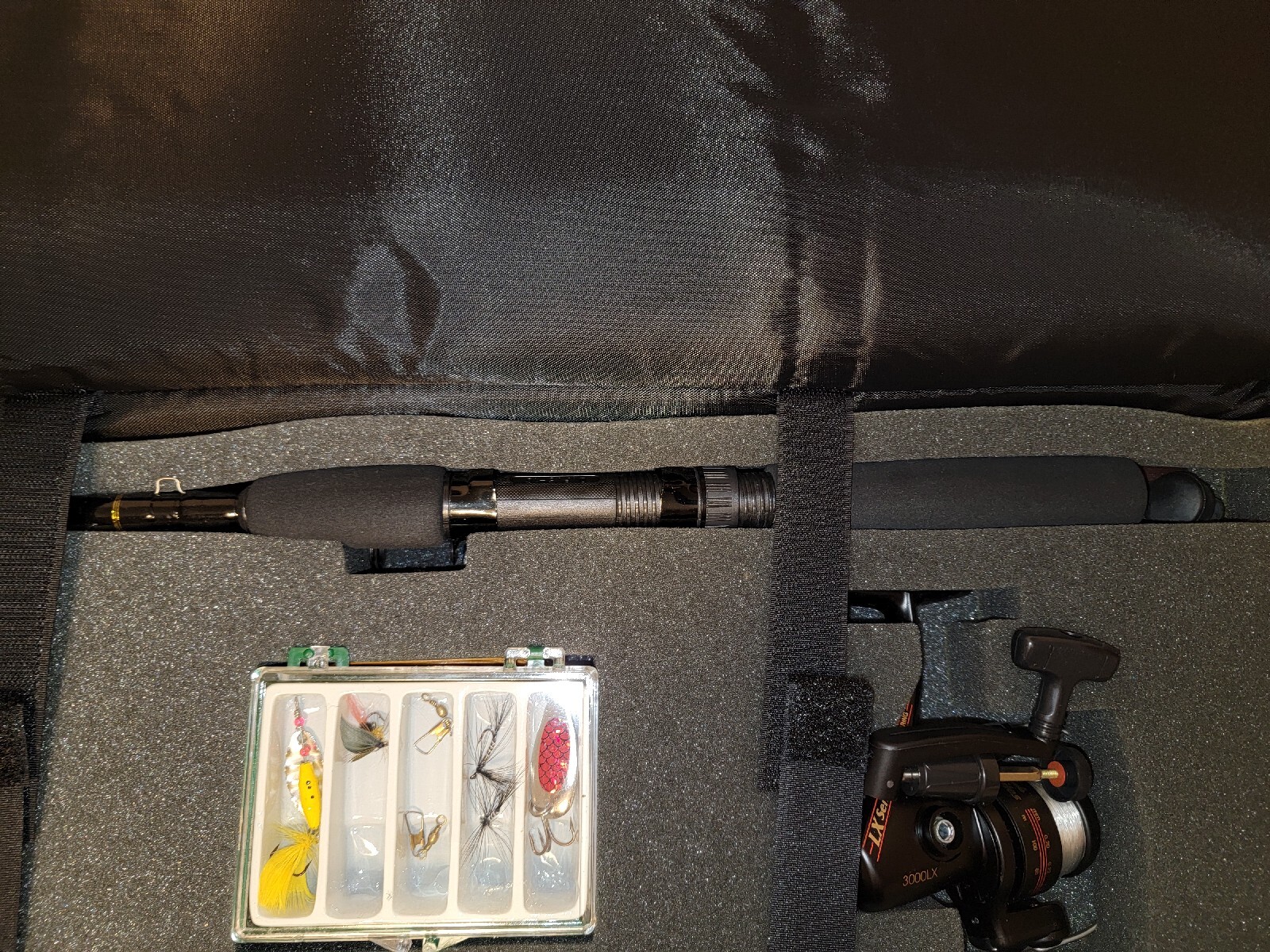 Marlboro Unlimited Pflueger Alpha Shakespeare Fly Fishing Rod Complete