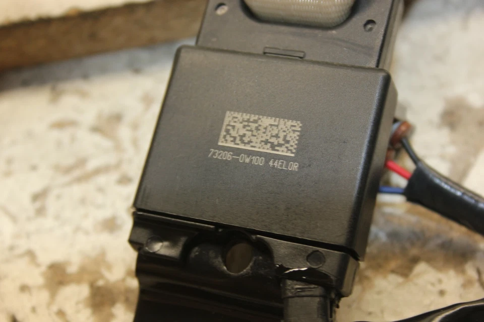 Toyota Land Cruiser 2008-2020 cinturón de seguridad delantero derecho (tostado claro) (VN17) Foto 2 de 4