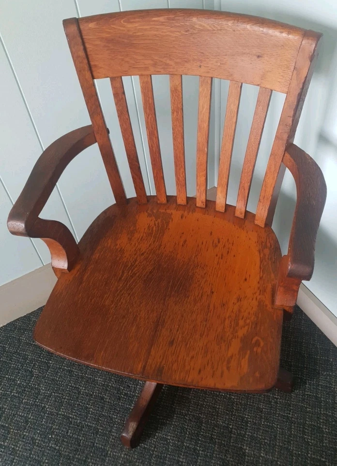 Silla de escritorio de banquero giratoria de roble tigre Milwaukee 1926 4" altura ajustable/inclinación con brazos  Foto 3 de 4