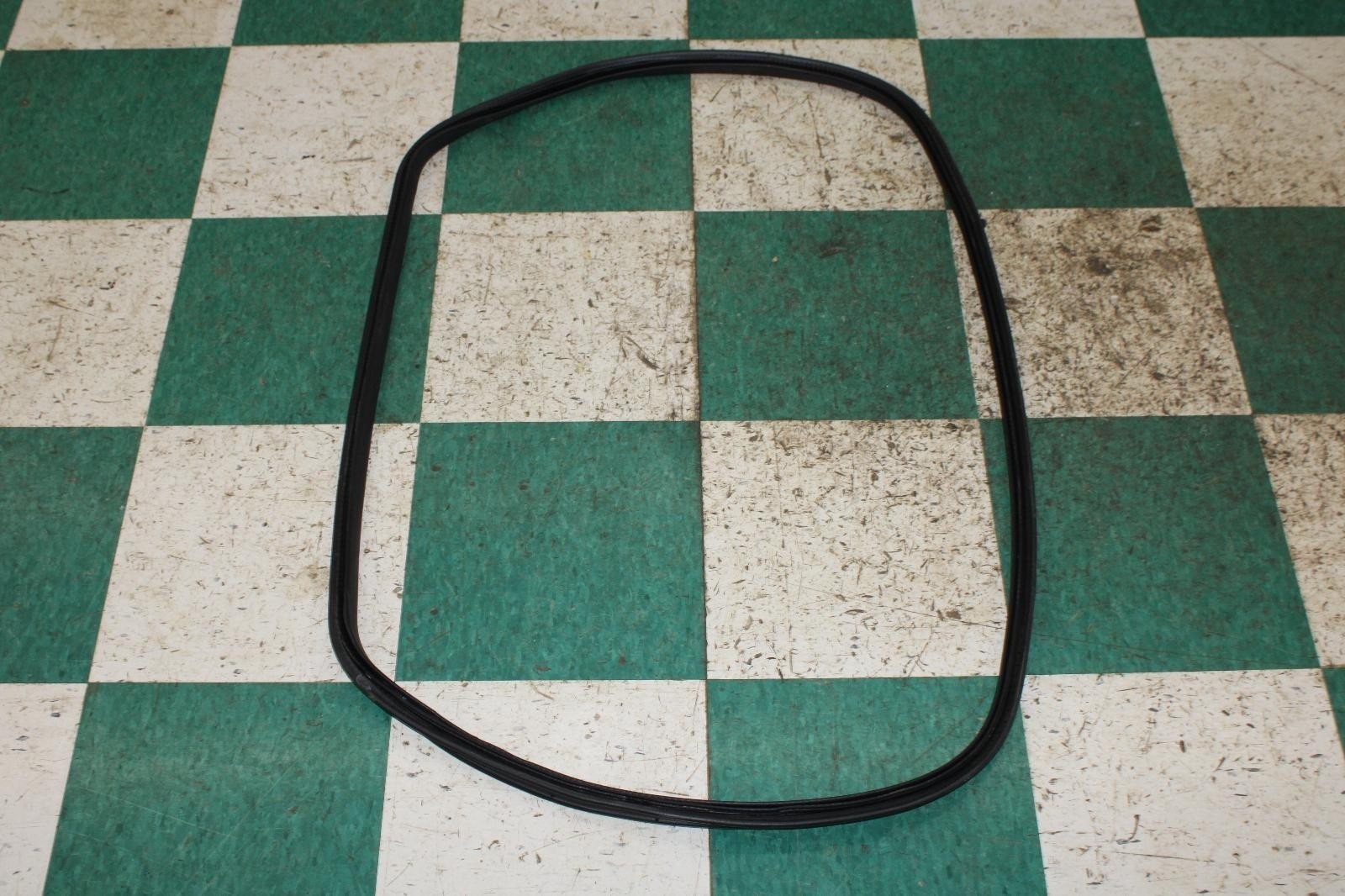 Bentley Continental GT 2006-2013 Rear Trunk lid seal