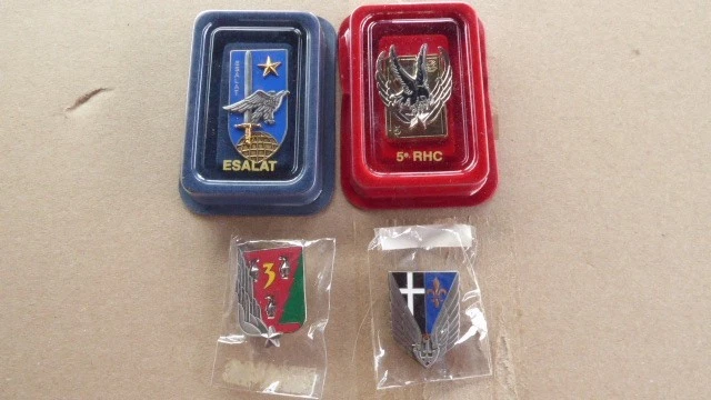 4 INSIGNES ATLAS/A.BERTRAND DIFFERENTS ALAT HELICOS ARMEE DE TERRE - Photo 1/1