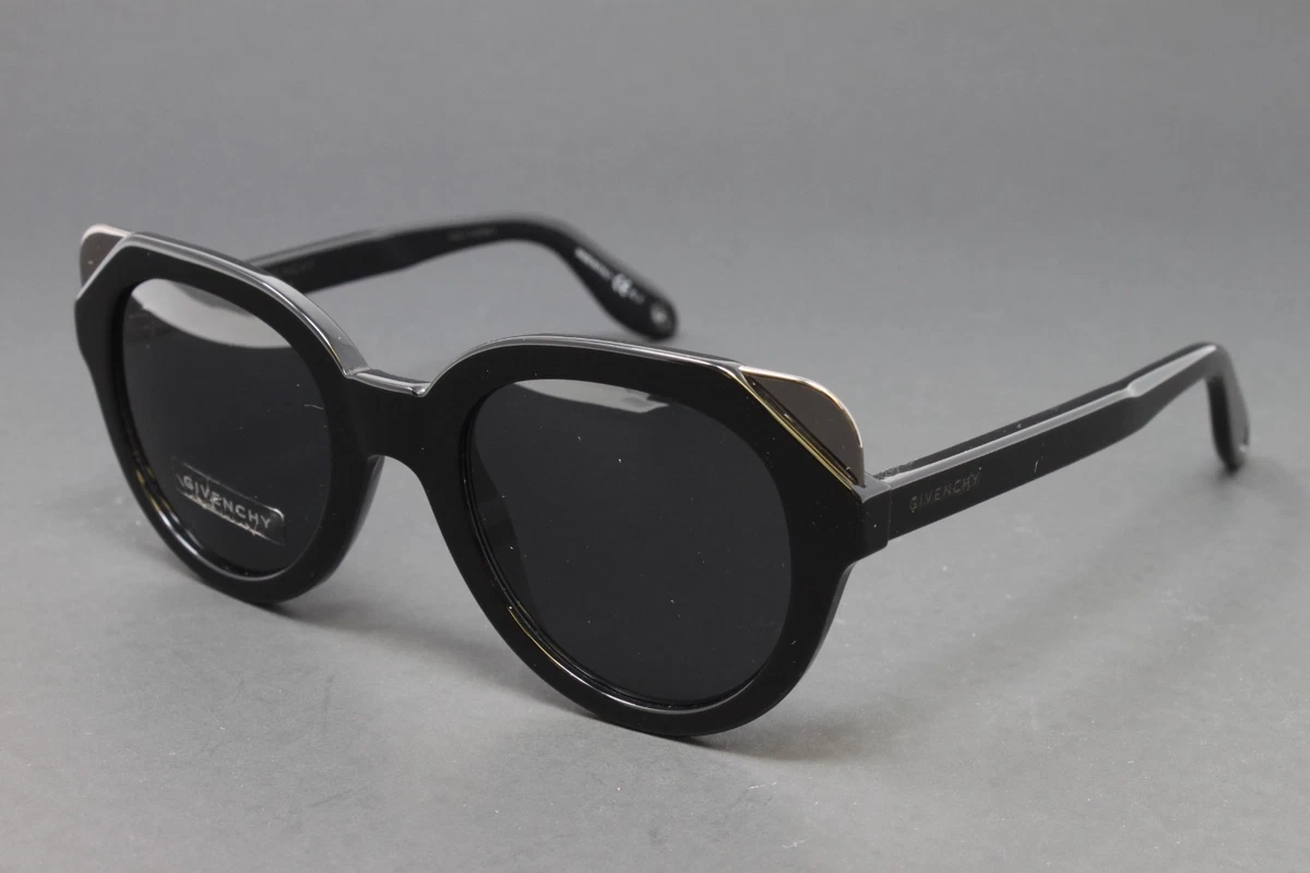 Givenchy Cat Eye Plastic Frame Sunglasses for Women for sale 