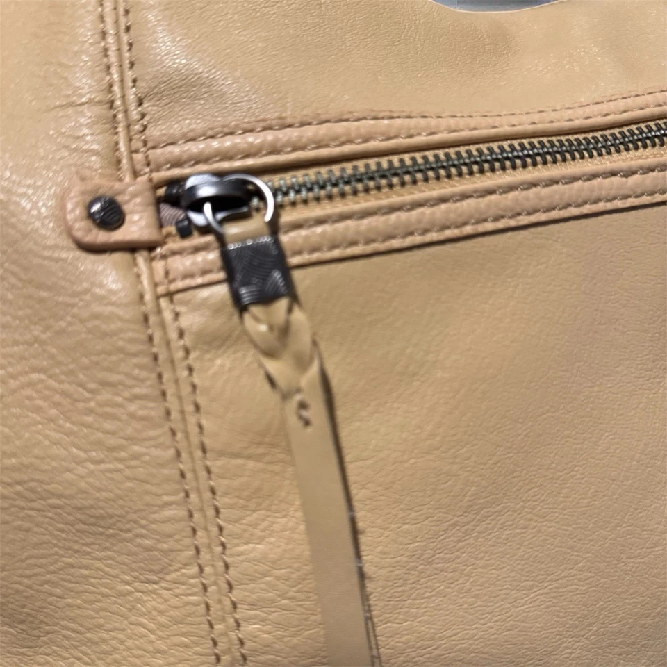 Knew the sack Sequoia, Buttercup, Pebble Tech, Cuero, Bolso de Hombro Hobo Grande Foto 4 de 4