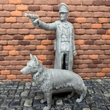 World War 2 German Officer Shooting Dog Toy Soldier 3D Military 1/32 Figures