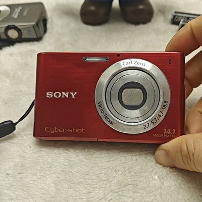 SONY Cyber-Shot DSC-W330 Digital Camera 14.1MP 4x Optical Zoom Red