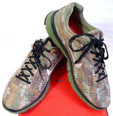 Nike Air Zoom Moire + size 8.5 (314496 211)