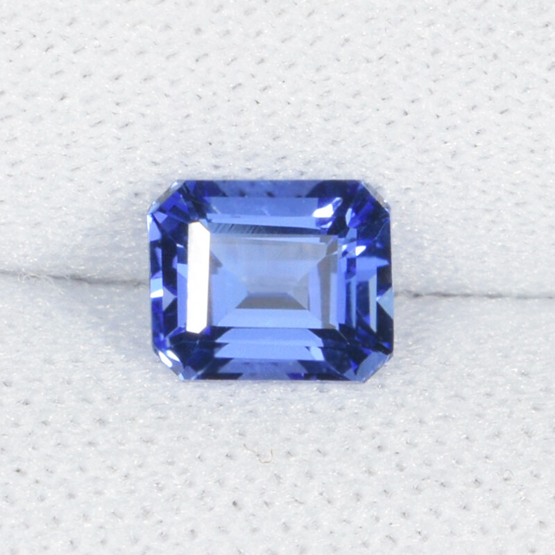 0.81 ct TOP LUSTROUS AA