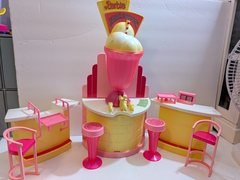  Barbie Ice Cream Shoppe 1989