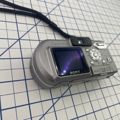 Sony Digital Camera Cybershot DSC-P10 5.0MP Silver & Battery