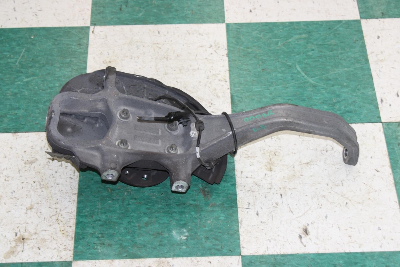 14-17 Ghibli Driver Left LH LF Front Bearing Hub Spindle Knuckle Unit Factory OE