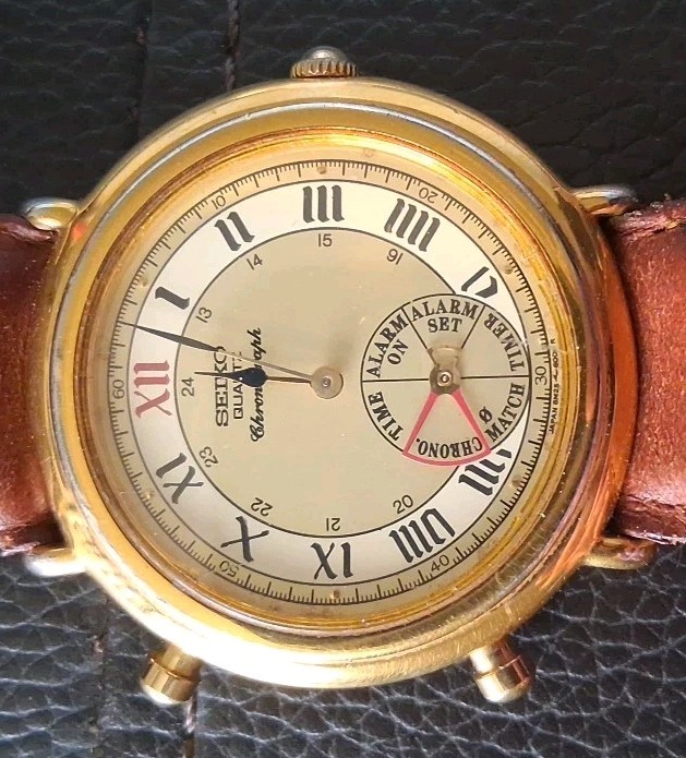 Vintage Seiko 8M25-6009 Roman Index Chronograph Quartz Men's Watch