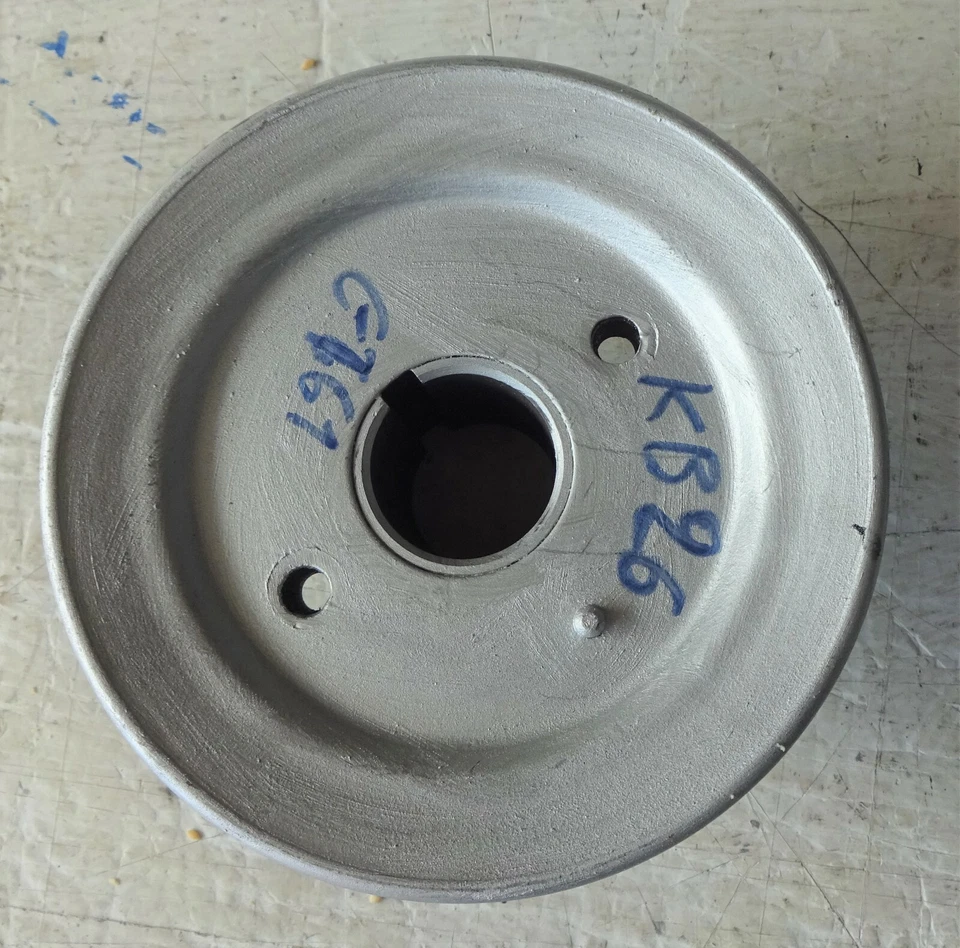 ISUZU KB25 KB26 KB41 P/U UTE MODELO 1972 87 MOTOR G160 POLEA CIGÜEÑAL USADO Foto 3 de 4