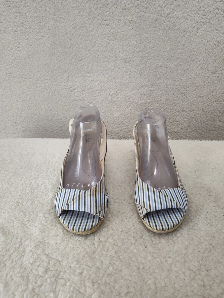 Sandalias de cuña Lifestride para mujer de tacón 9,5 M de tela a rayas azules con correa y punta abierta Foto 2 de 4