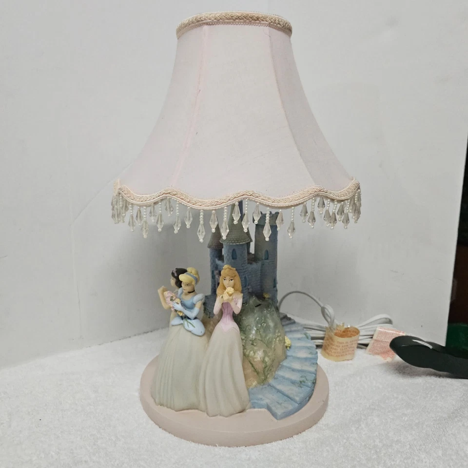 Vintage Disney Hampton Bay Princess Table Lamp Cinderella-Aurora-Snow White - Image 2 of 4