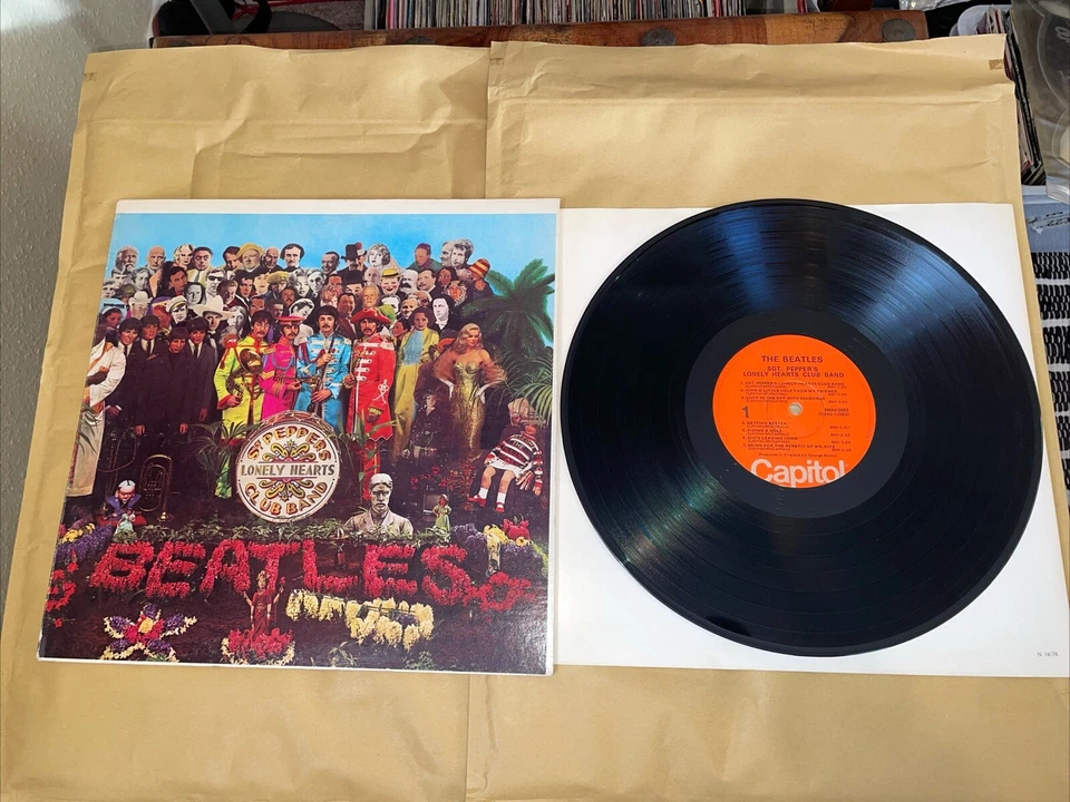 The Beatles Sgt. Pepper's Lonely Hearts Club Band · Lp · 1976, photo 1 of 5