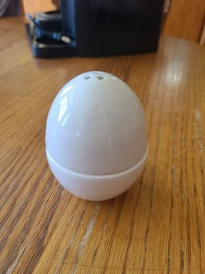 Avon? Nesting Stacked Egg Salt & Pepper Shaker Set