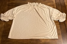 Madewell Women top Blouse Size small Clip dot Ruffle Top Cream