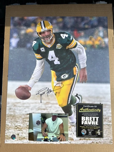 Brett Favre Signed Autograph 16x20 Photo, Favre Holo, Green Bay Packers