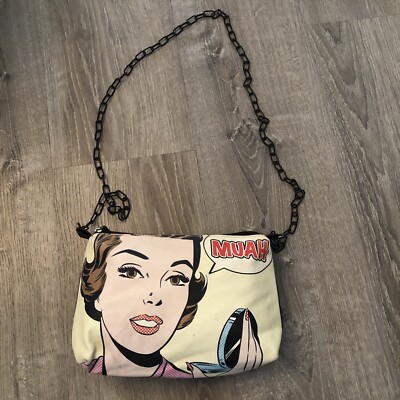 Stella & Max 50's Muah Lady And Compact Chain Strap 
