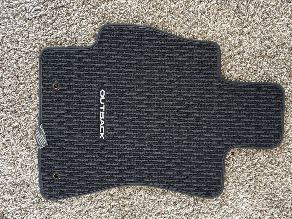 2019 斯巴鲁内陆地毯脚垫套装 — 第 3/4 张图片