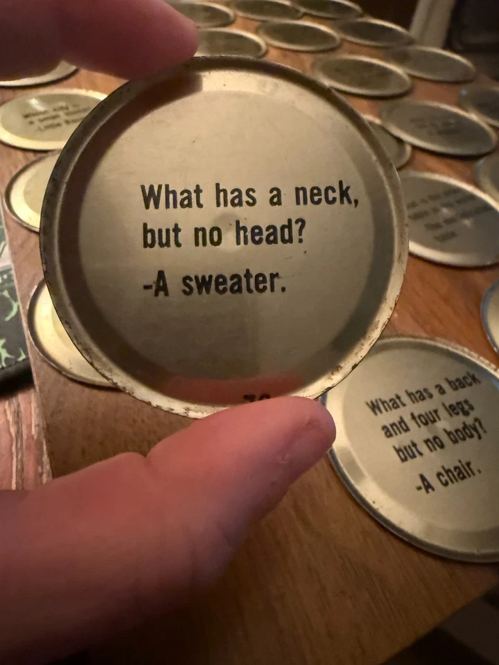 86 шт. белых жестяных крышек для молочных банок с загадками с номером УЛЬТРАРЕДКИЕ 1950-е - Изображение 3 из 4