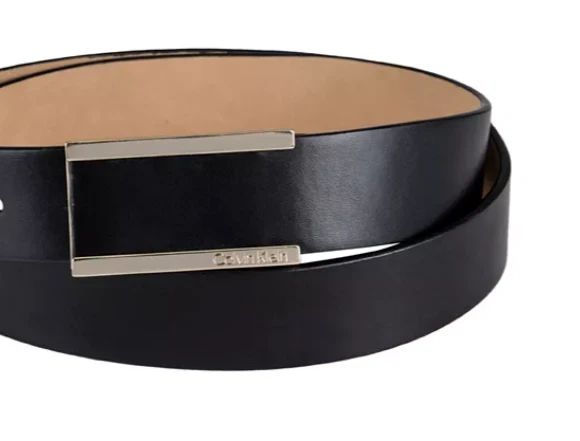 Cinturón deslizable moderno con logotipo grabado Calvin Klein para mujer - talla 3X - cuero negro Foto 2 de 4