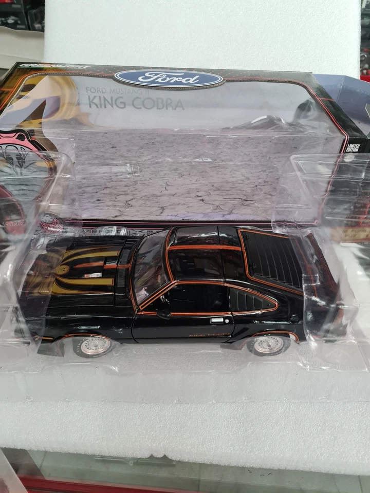 FORD MUSTANG II 1978 KING COBRA 1:18 BLACK 12878 GREENLIGHT - Immagine 2 di 2