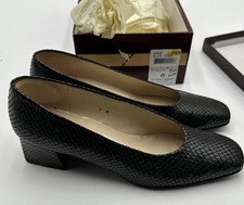 etienne aigner shoes 7 M Black Snake Print Leather H6 Vintage Pumps
