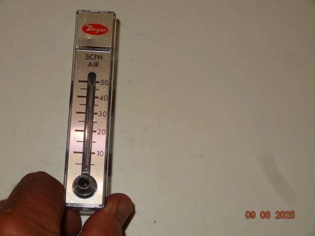 Dwyer RMA-7-SSV Flow Meter, 2" Scale, 5-50 SCFH Air, SS Valve - Image 4 of 4