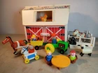 Vtg. 1986 Fisher Price Little People Farm Barn #2501 Moo Sound & 22 Accessories