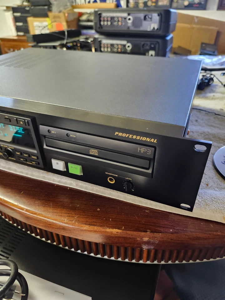 Super Clean Rebuilt Marantz CDR510 Dual Well CD Recorder/Player & Accessories - Image 2 of 4