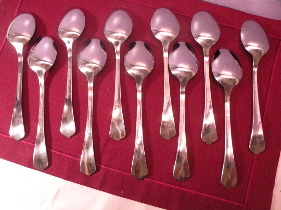 Juego de 11 cucharas soperas ovaladas International CANFIELD de acero inoxidable 7 1/2 GF4 Foto 4 de 4