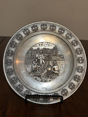 Frieling Zinn Wall Plate 95% Pewter Germany Campfire Guitar  9-1/2  Diameter