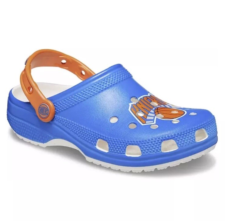 Crocs NBA New York Knicks Classic Clogs Men display picture 2