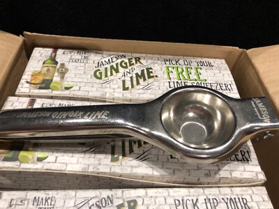 x12 JAMESONS IRISCHER WHISKEY LIMETTENPRESSE RESTPOSTEN PUB/BAR