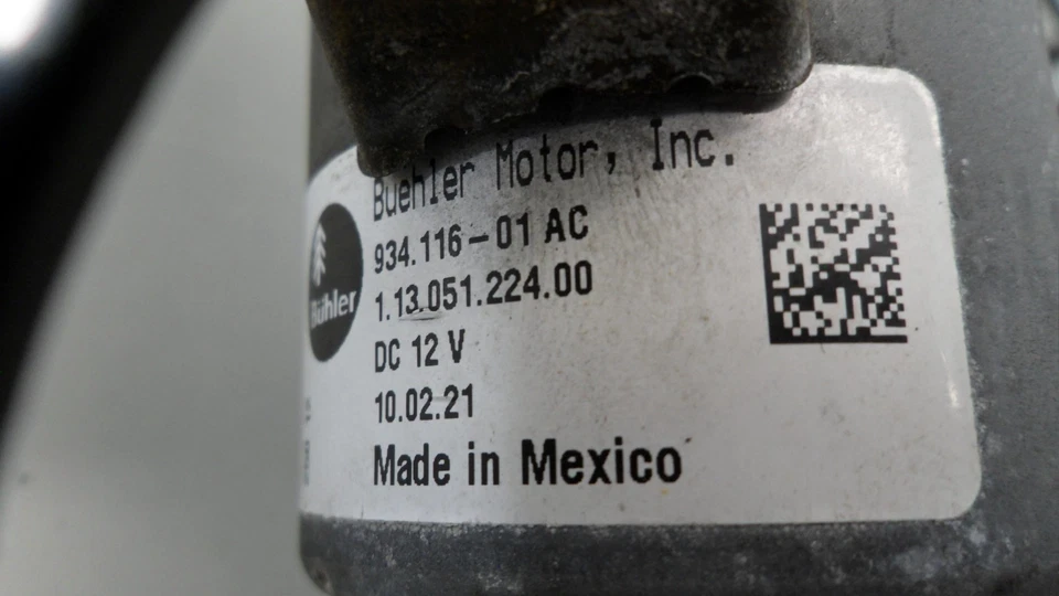 2009-2012 Chevrolet Traverse Power Brake Booster Vacuum Pump Used 22819441 OEM - Image 2 of 4