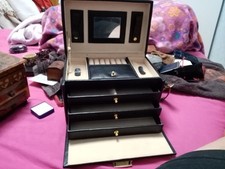 Belle boite à bijoux noir en cuir