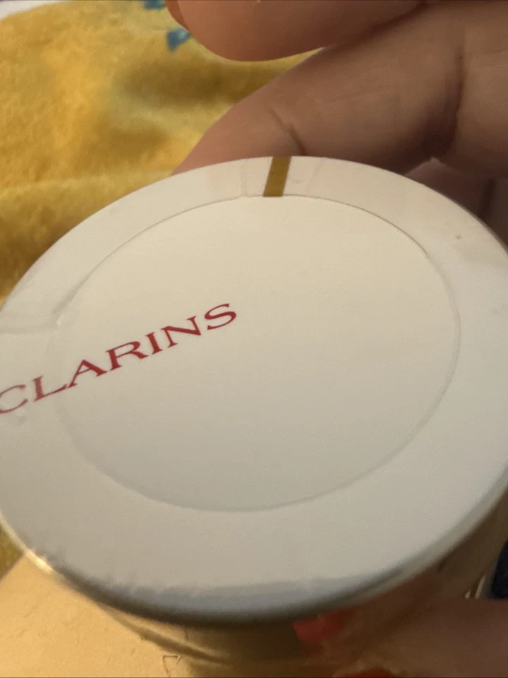 Clarins Bálsamo Labial y Contorno Extra Reafirmante Suavizante Relleno .5 OZ Sellado Foto 4 de 4