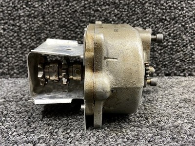 0861505-8 (Use: 0861505-12) Cessna 310D Flap Reduction Unit