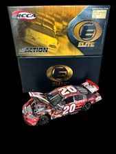 1:24 Tony Stewart ELITE 20 Milestones 1999 Rookie Of The Year 2005 Diecast New