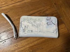 Disney Winnie the Pooh White Wallet with Cartoon Design and Zipper