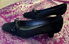 NWOT Stuart Weitzman Black Suede Pumps heels Shoes Pointed Toe Sz 9 275