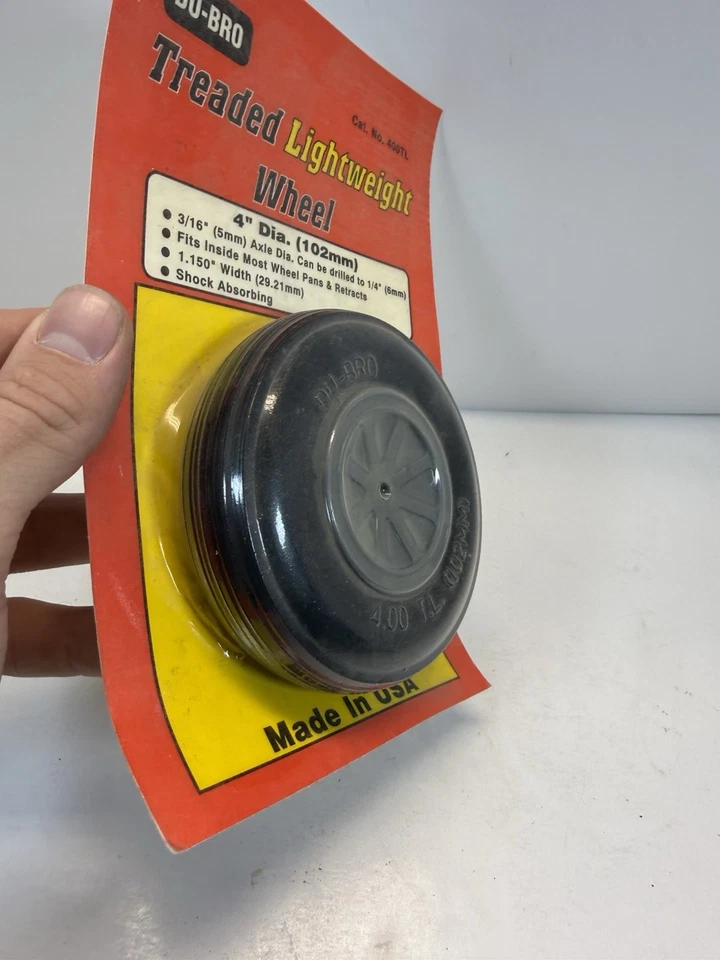 DU-BRO Treaded light weight Wheel 4-inch (1) DUB400TL - Image 2 of 4