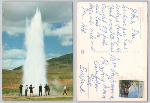 c24197 Geysir Strokkur geyser  Iceland  postcard 1974 stamp - Picture 1 of 3