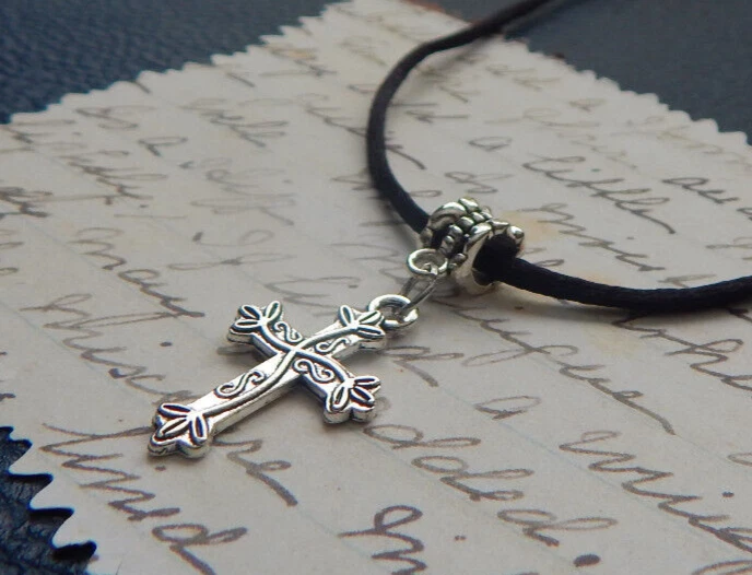 Cross choker necklace silver sale
