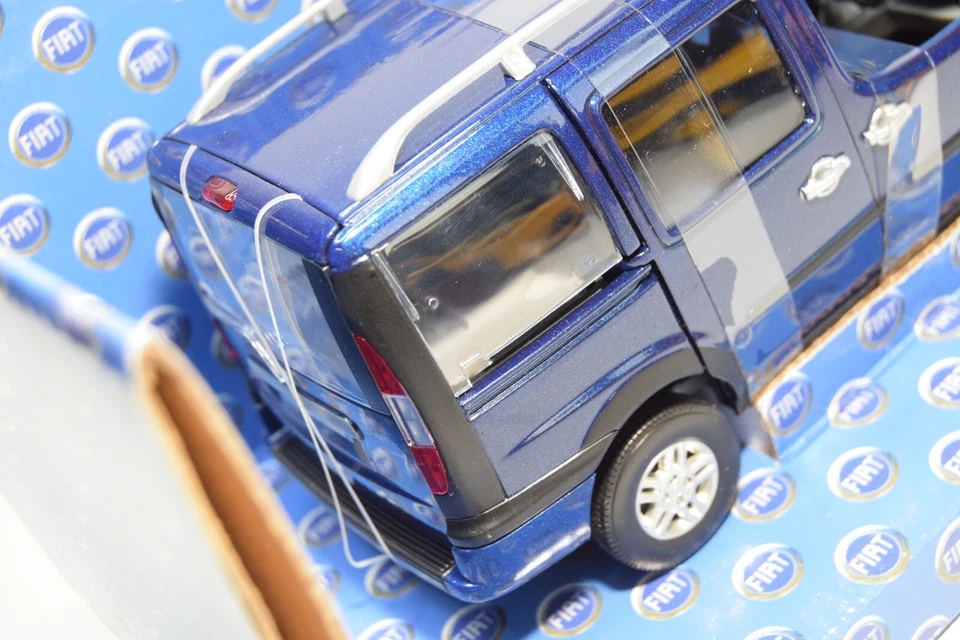 B71 1:24 NOREV 5914180 771050 FIAT DOBLO MET. BLUE MIB 2 - Immagine 4 di 4
