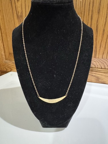 HY 925 Hammered Metal Crescent Bar Necklace Gold Tone