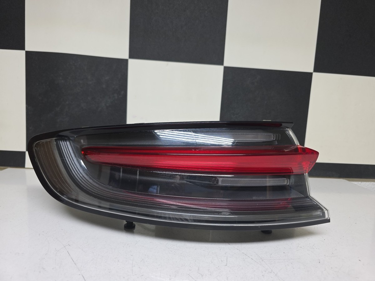 マカン　ターボ　純正テールライト　95B945092Q USA Porsche Macan 2019- Tail Light Rear Lamp Right Genuine